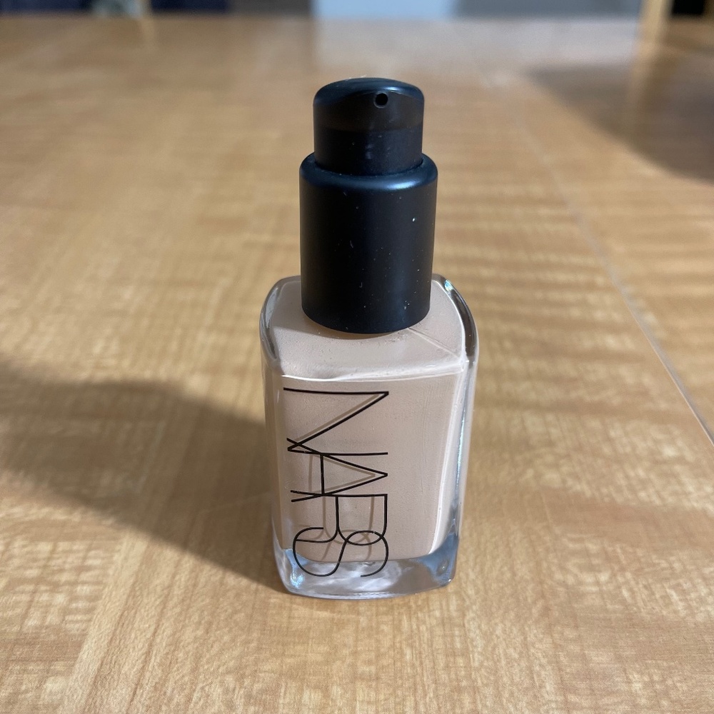 Nars Sheer Glow Foundation + Pump